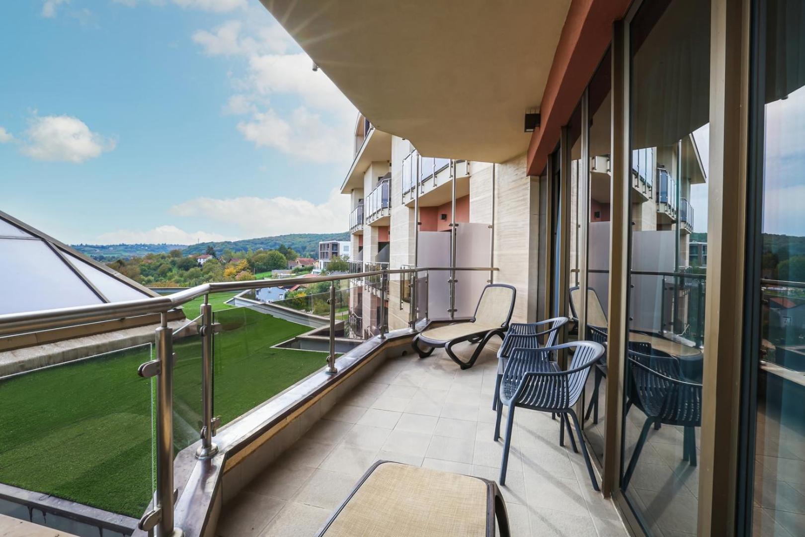 Hotel Premier Aqua - Adults Only 브르드니크 외부 사진 A balcony
