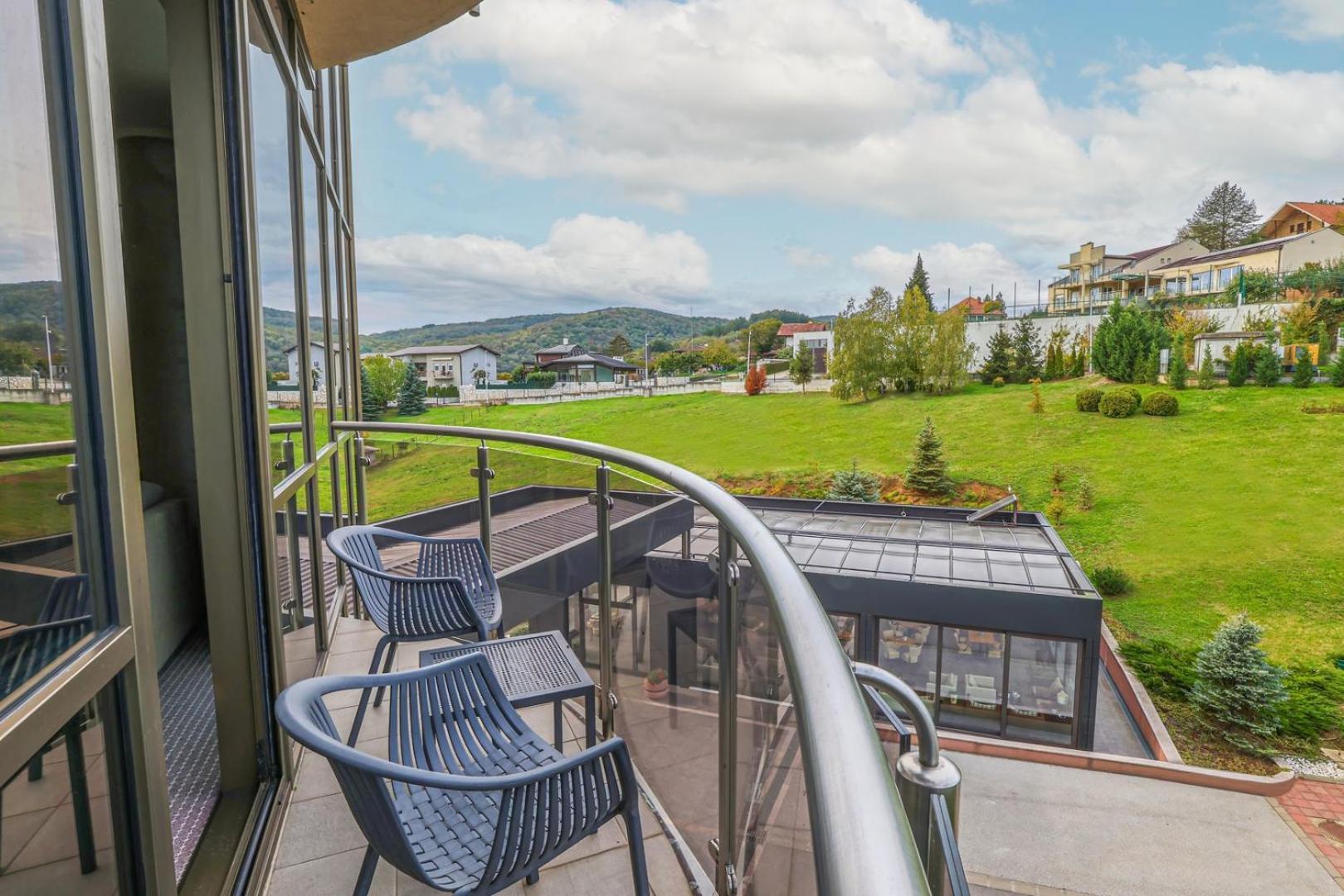 Hotel Premier Aqua - Adults Only 브르드니크 외부 사진 A balcony