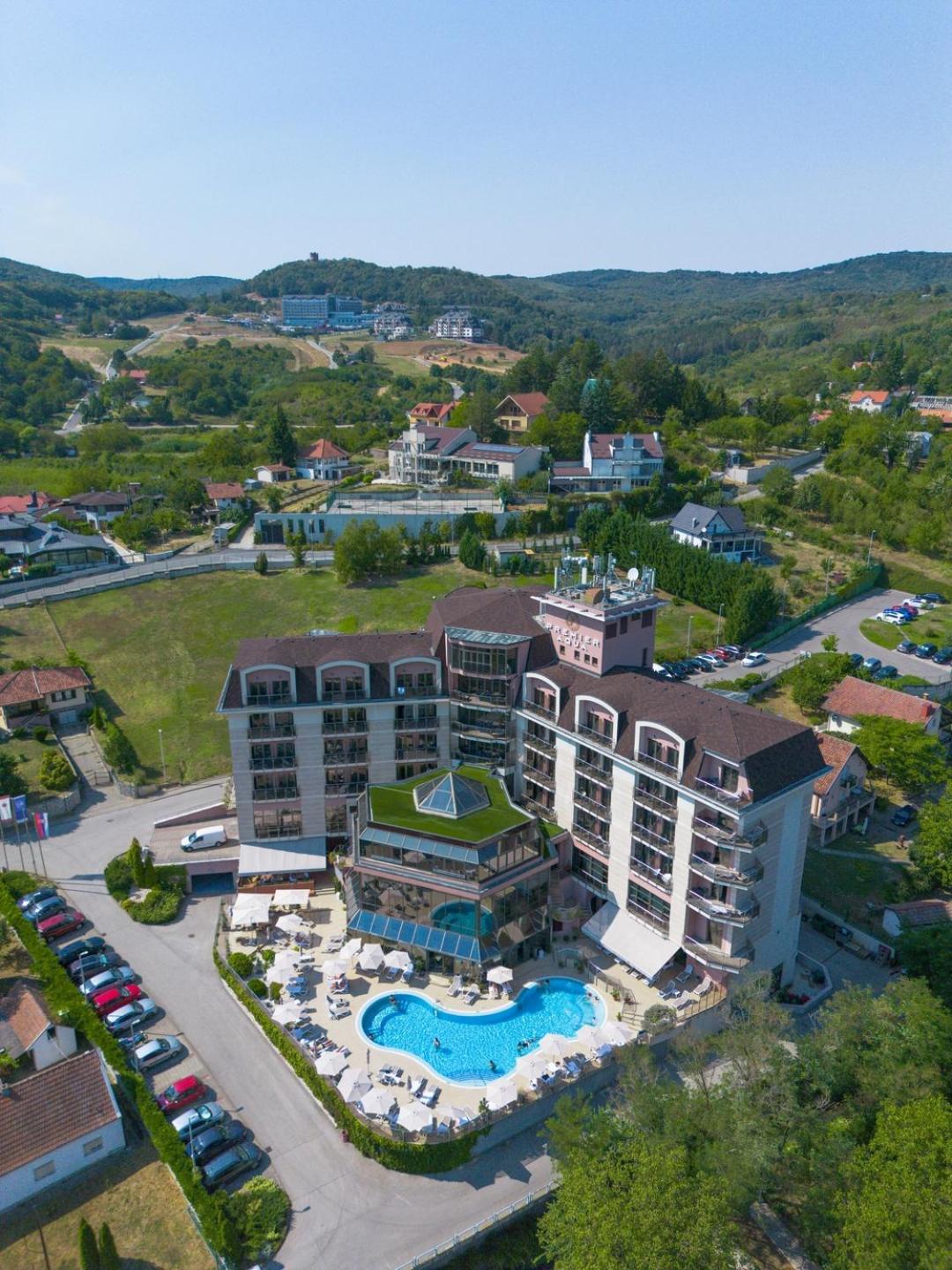 Hotel Premier Aqua - Adults Only 브르드니크 외부 사진 Aerial view of the hotel