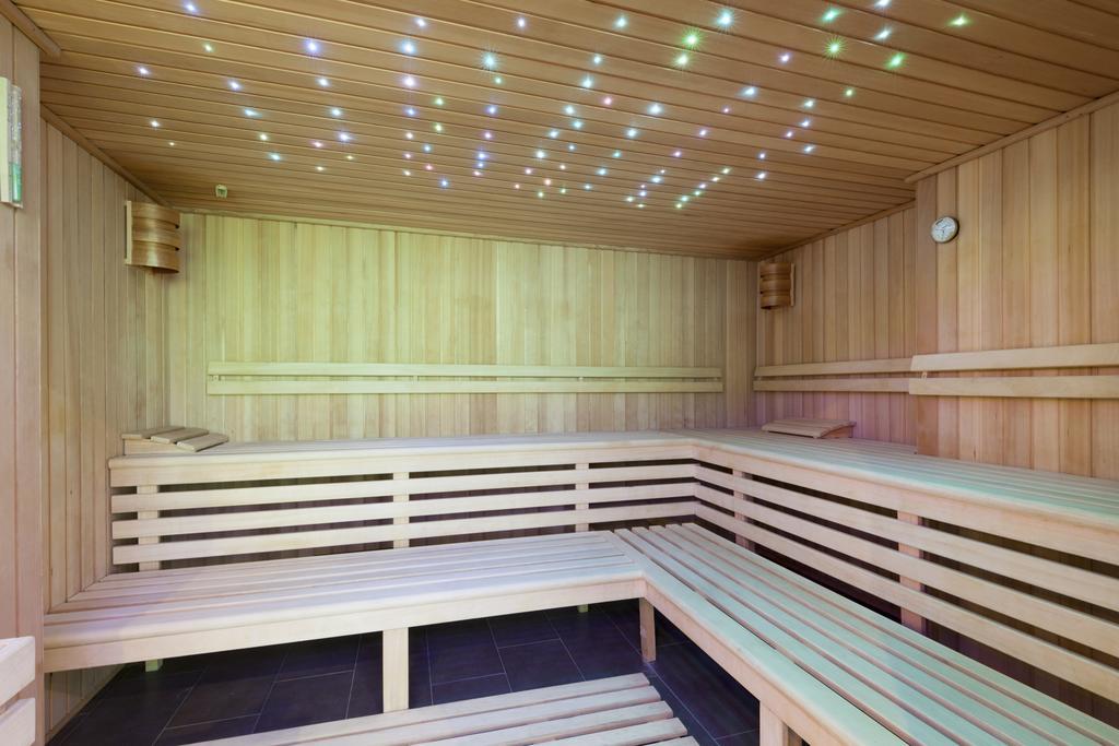 Hotel Premier Aqua - Adults Only 브르드니크 외부 사진 A modern Finnish sauna