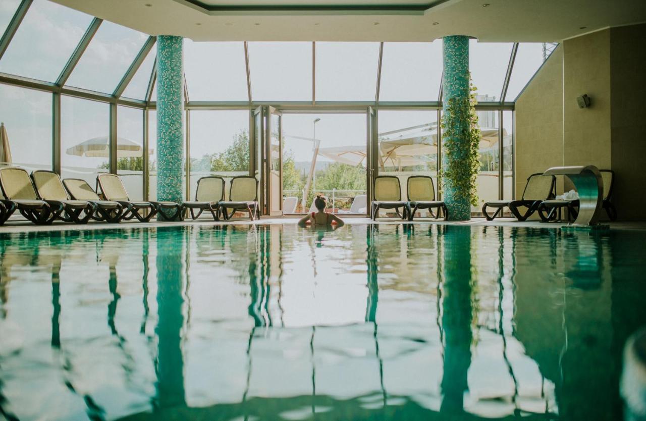 Hotel Premier Aqua - Adults Only 브르드니크 외부 사진 The swimming pool at the hotel