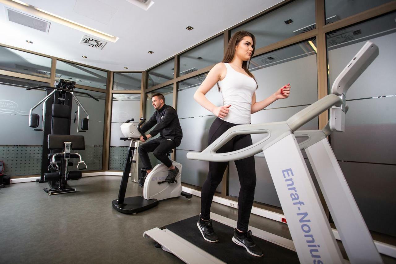 Hotel Premier Aqua - Adults Only 브르드니크 외부 사진 A treadmill